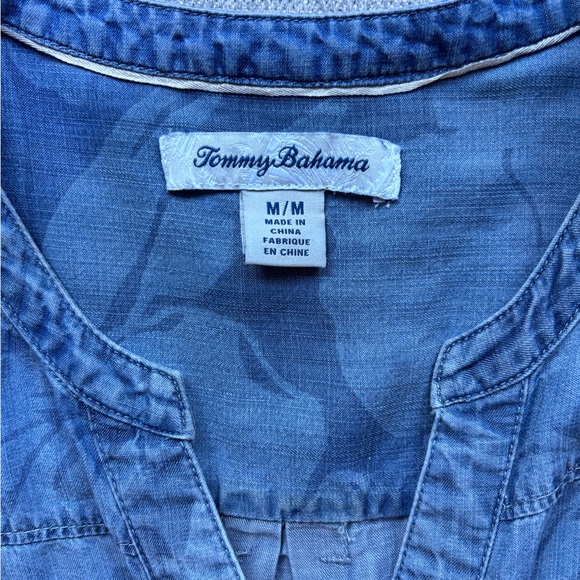 Tommy Bahama Floral Chambray Shirt Women’s Medium EUC - Picture 3 of 3